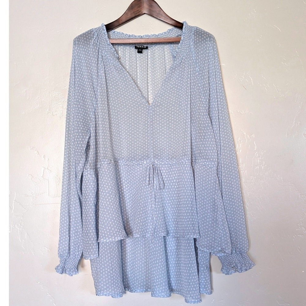 Torrid Blouse Womens 4 Light Blue Polka Dot Tiered Babydoll Long Sleeve V-Neck